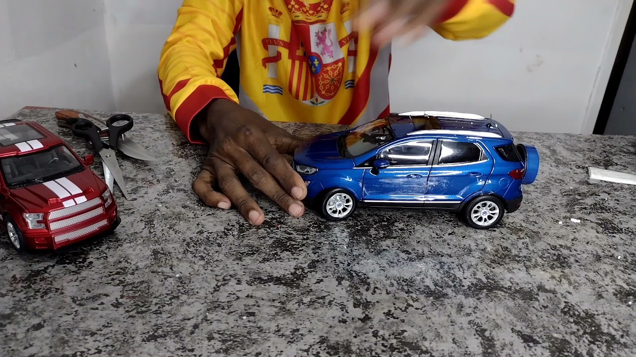 MINIATURAS DA FORD ECOSPORT E F350.