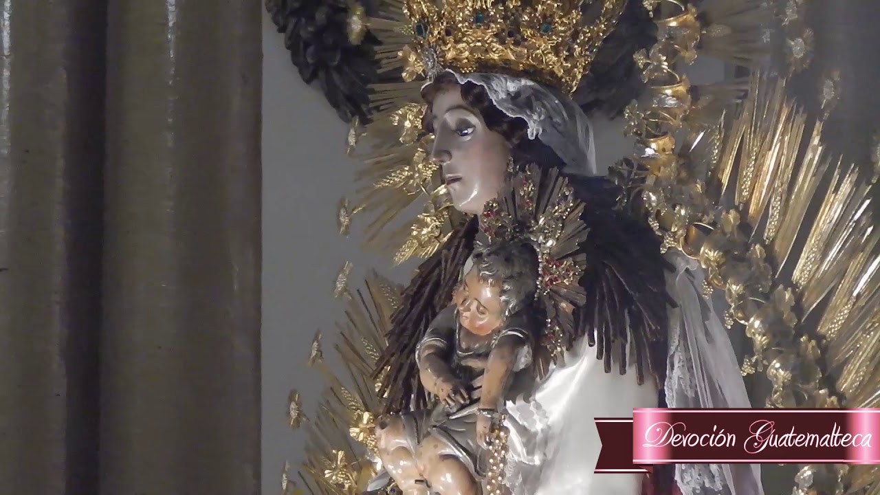Salida Procesión por los 85 años Coronación Pontificia de la Virgen del Rosario de Sto Domingo 1/2