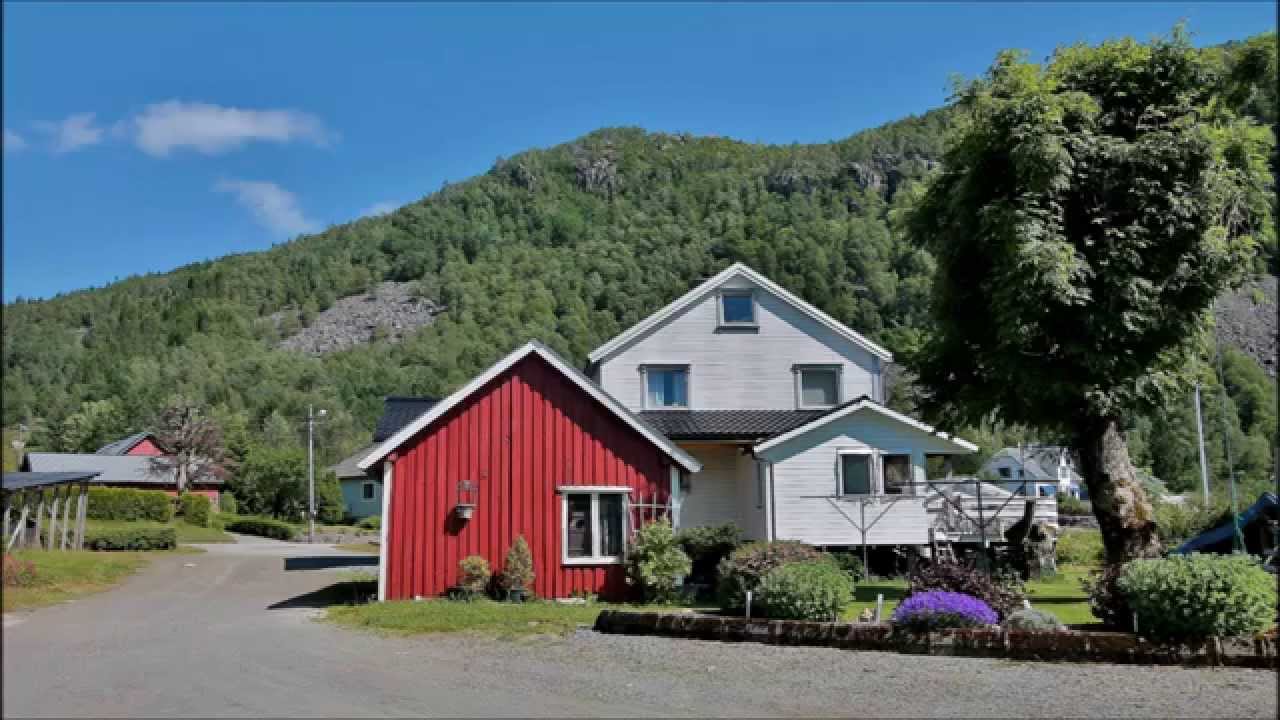 Hovsherad. Eik, Surdal, Handeland.  2015