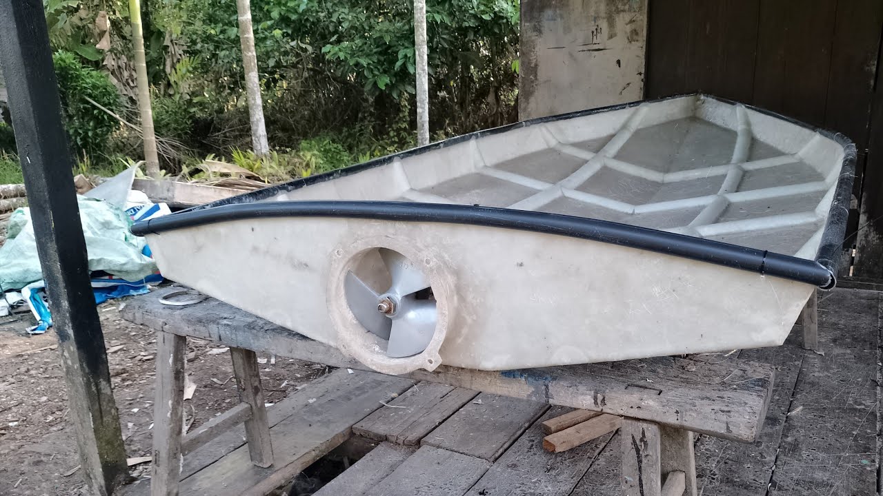 Building a Simple Water Jet Boat Out of Fiberglass (part 1)