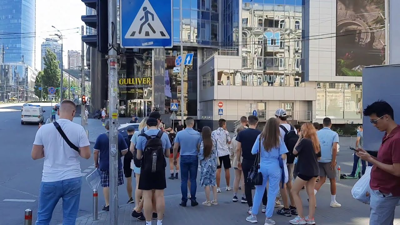 Прогулка по ЦЕНТРУ КИЕВА Улица Бассейная / Walk in the CENTER OF KIEV Basseinaya Street