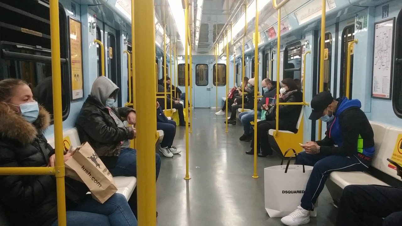 Inverter in arrivo a Duomo, Montenapoleone e turati in direzione Comasina