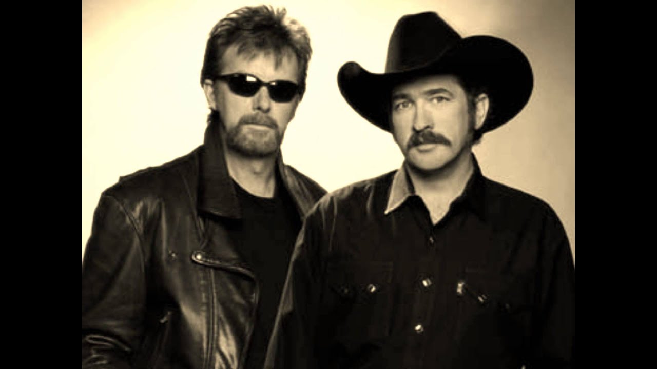 Brooks & Dunn feat. Mac Powell - Over the next hill (We'll be home)