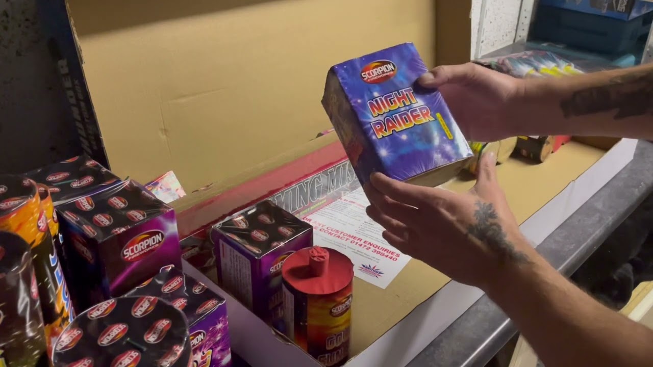Thunder Selection Box by Scorpion Fireworks