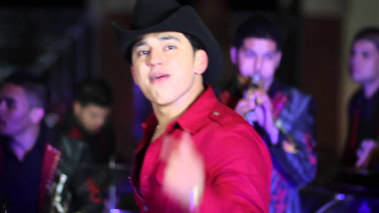 La Serenata - Rodrigo Aguilar 