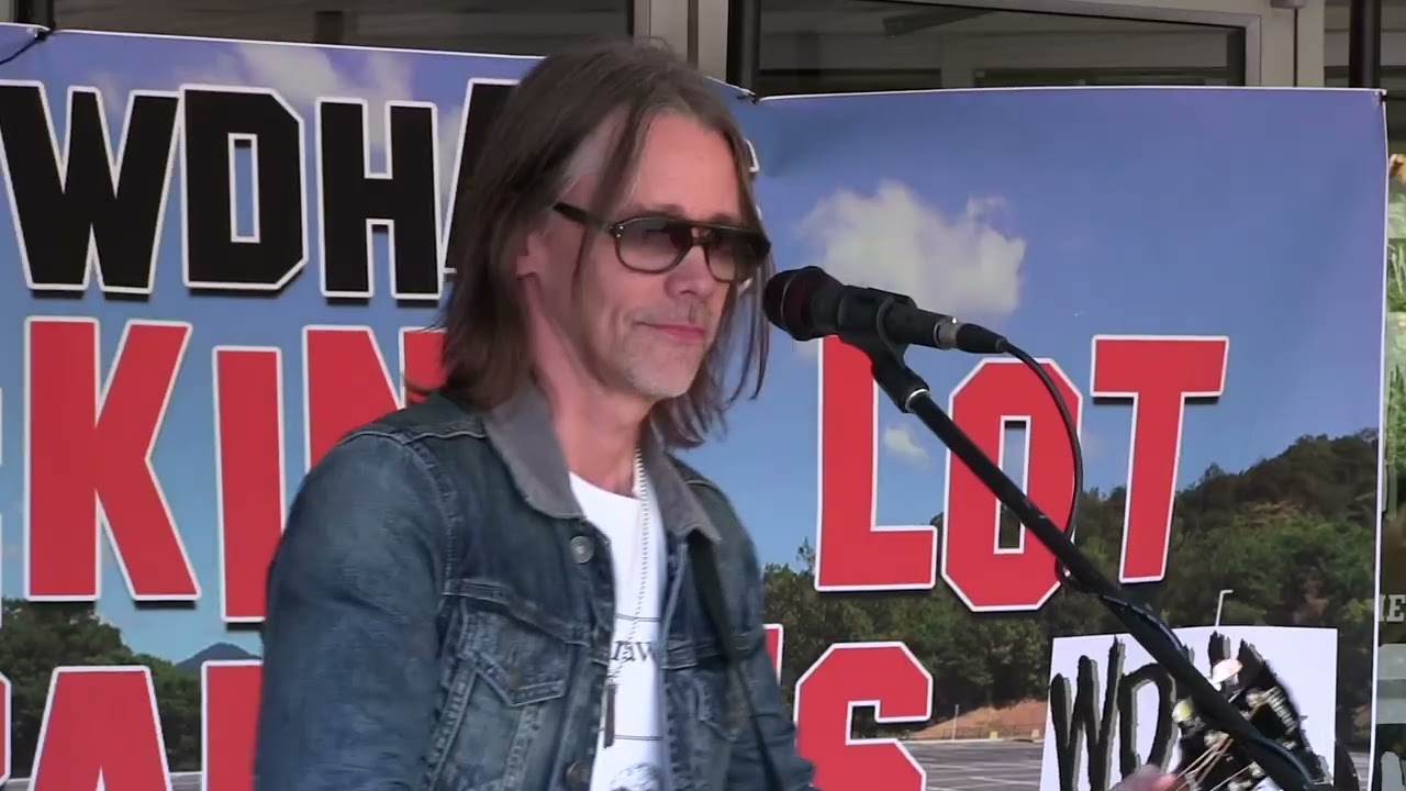 Myles Kennedy Performing 