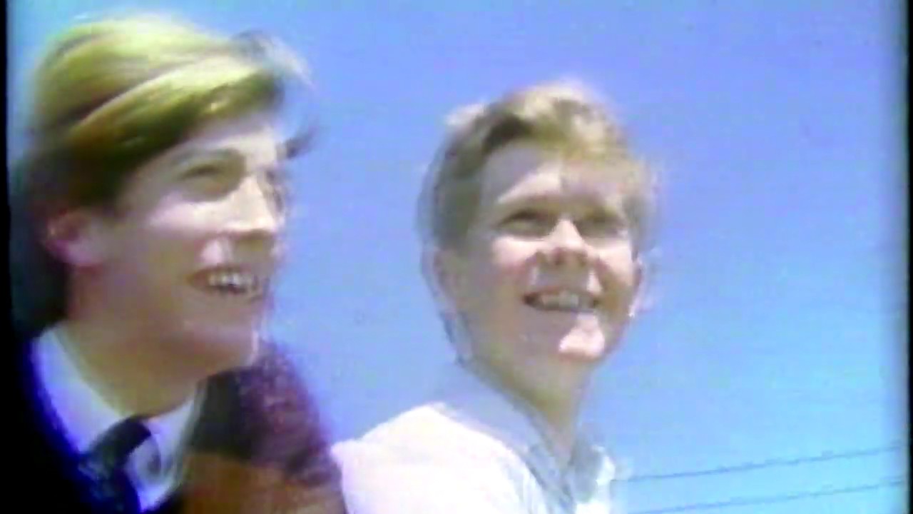 Rare Bee Gees Footage: Maurice & Robin Gibb Like You’ve Never Seen Them!