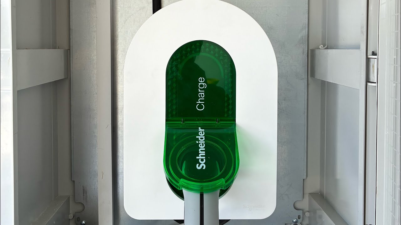 SCHNEIDER CHARGE ARAÇ ŞARJ İSTASYONU KURULUMU #schneider #evcar #mercedes #eqs580 #charging #diy 