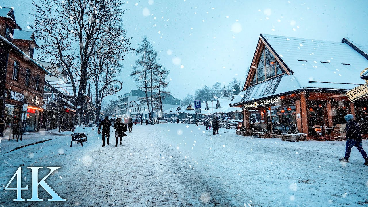 Winter Wonderland Zakopane 🇵🇱 Snowfall Walk through the idyllic Mountain Village 🏔️ Winter ASMR ❄️