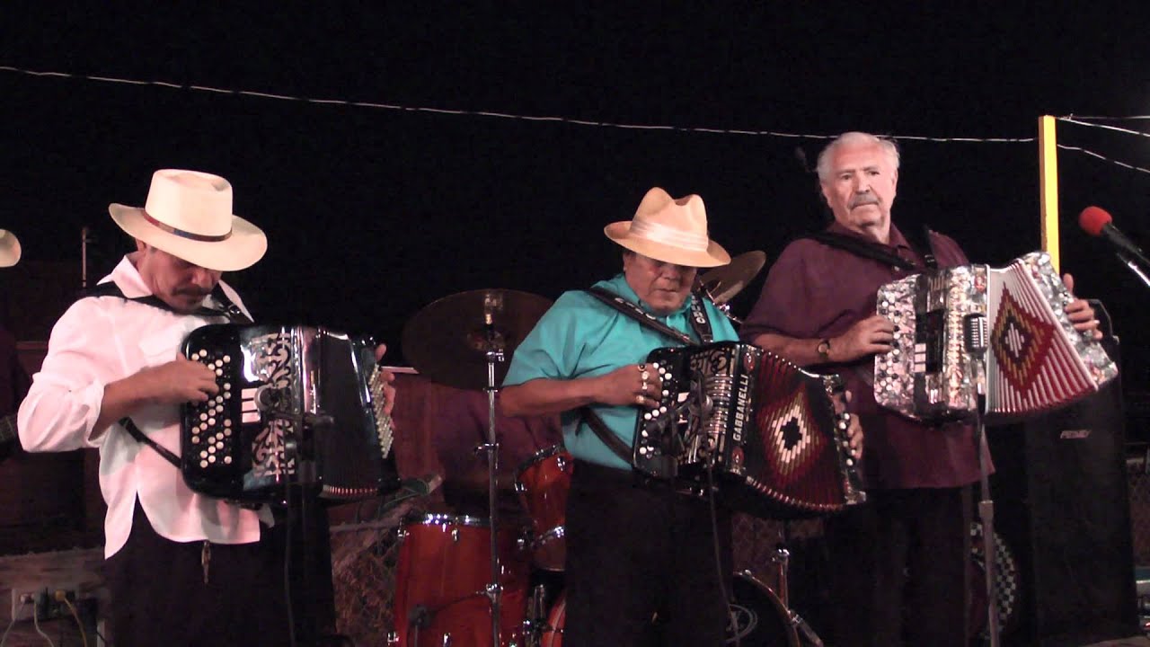 BENE, OSCAR Y ARTURO HARLINGEN TX Monterrey Polka
