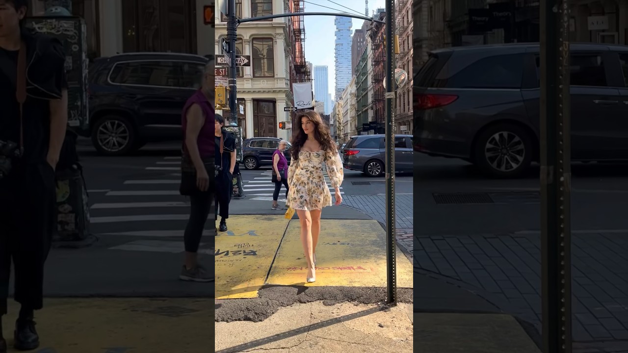 People&rsquo;s- reactions #walkingdownthestreet #peoplesreactions #reaction #reactionvideo #shorts #viral