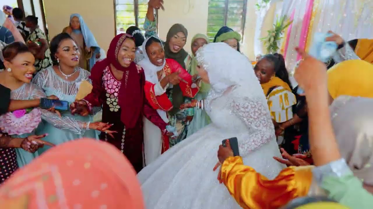 SHEE (TIRA) & FAUZIA WEDDING ENTRANCE