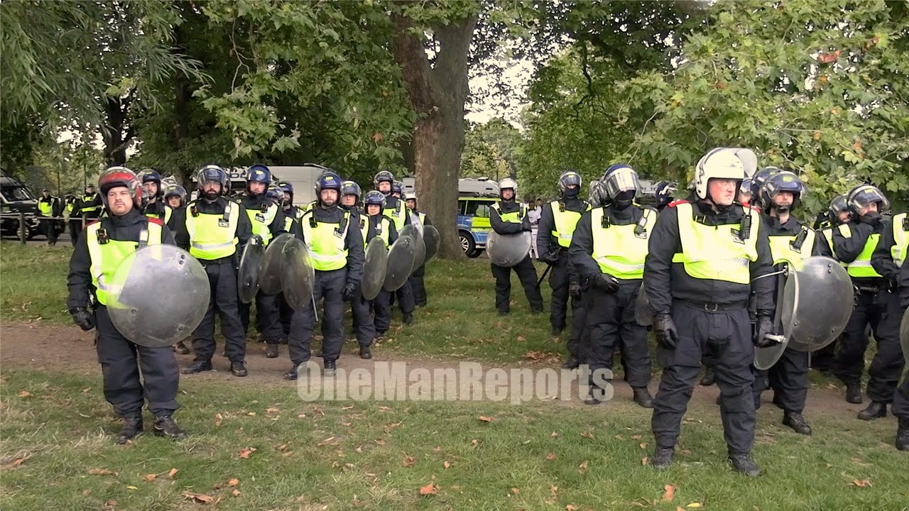 Danny Shine engages Met Police at Clapham Common
