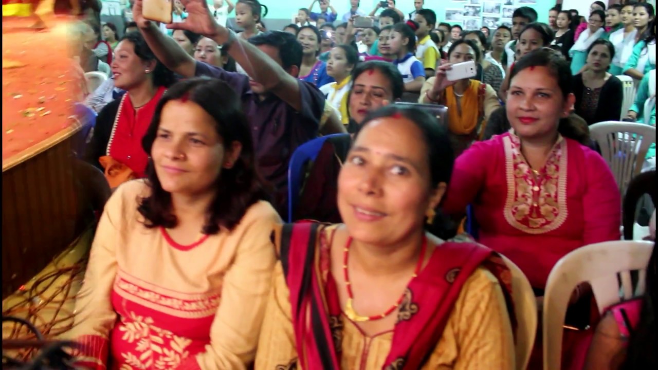 Hatma Rumal Hallaudai Cover Dance, class 5, parents evening, Creative Academy, Kirtipur
