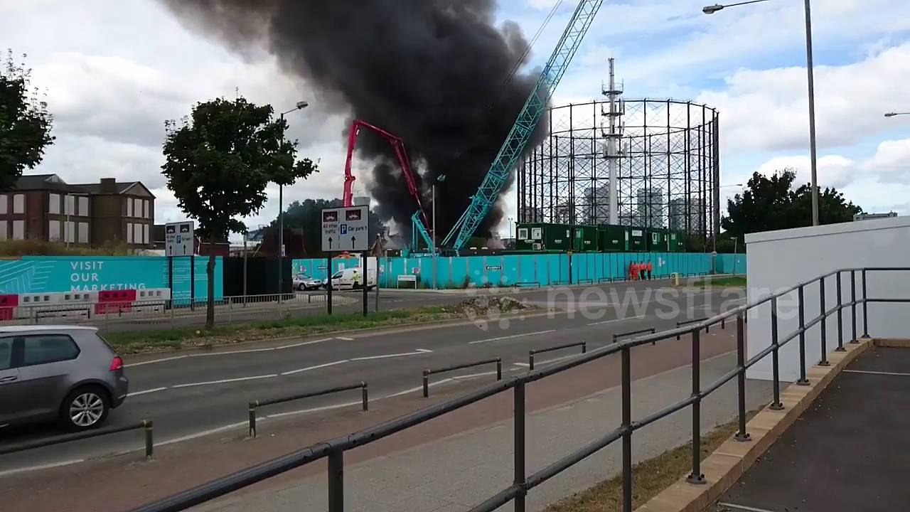 Closer video of Greenwich Peninsula Fire
