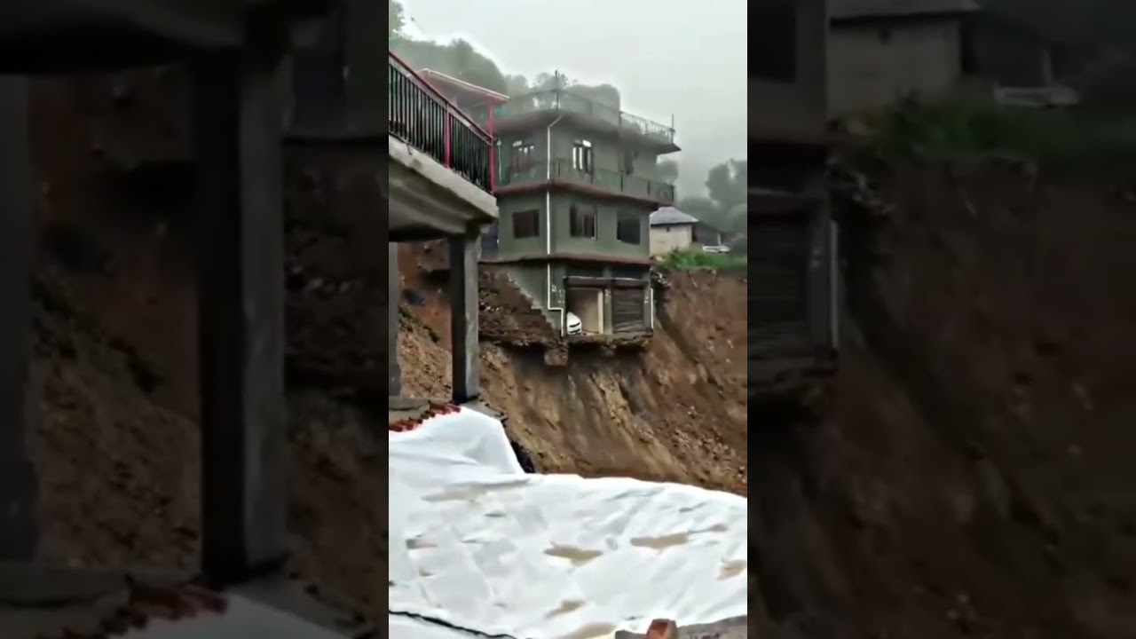 Landslide 😰#landslide #flood #manali #mandi #himachal #disaster #shorts #news #information #travel