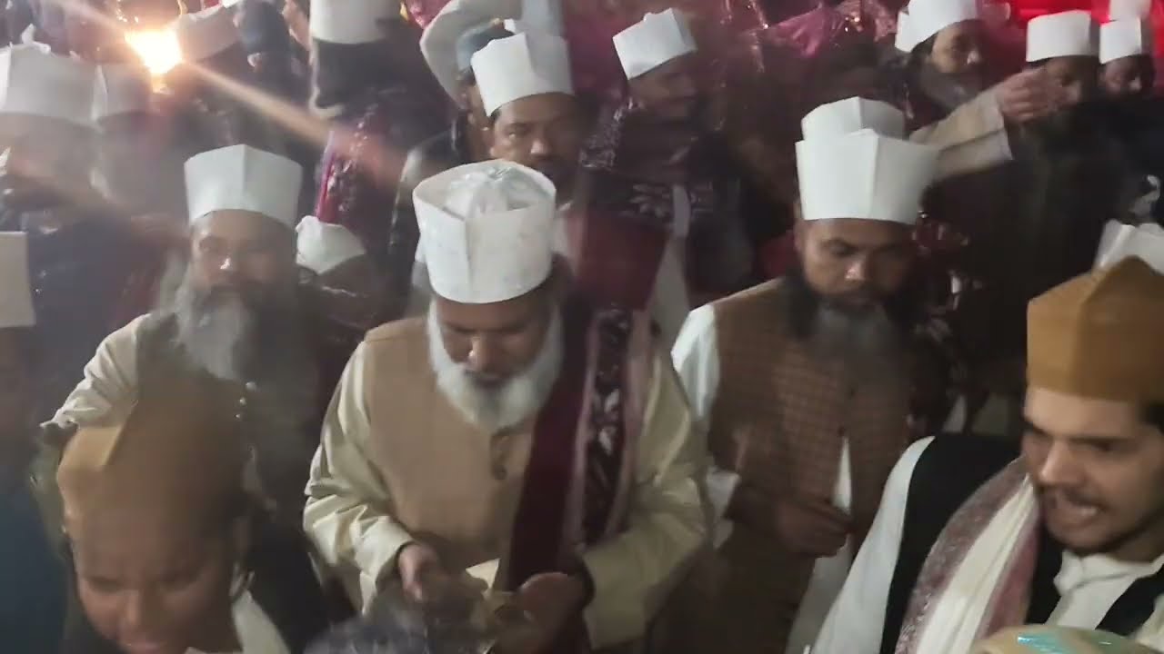 Part 2 Sarkari Chadar Khankah se dargah lejate hue | Meenu Miya Sarkaar