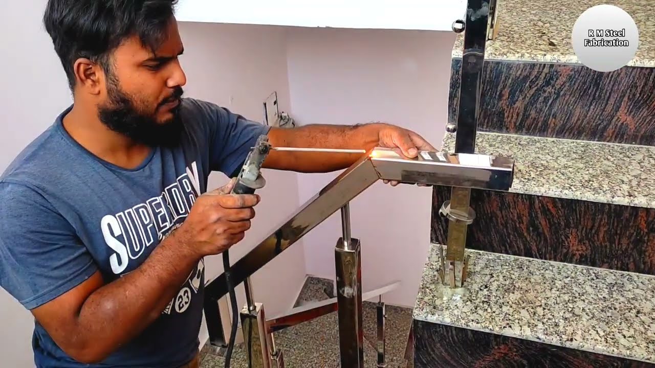 स्टील की रेलिंग कैसे लगाई जाती है || स्टील की रेलिंग कैसे बनाएं || steel Railing Fitting