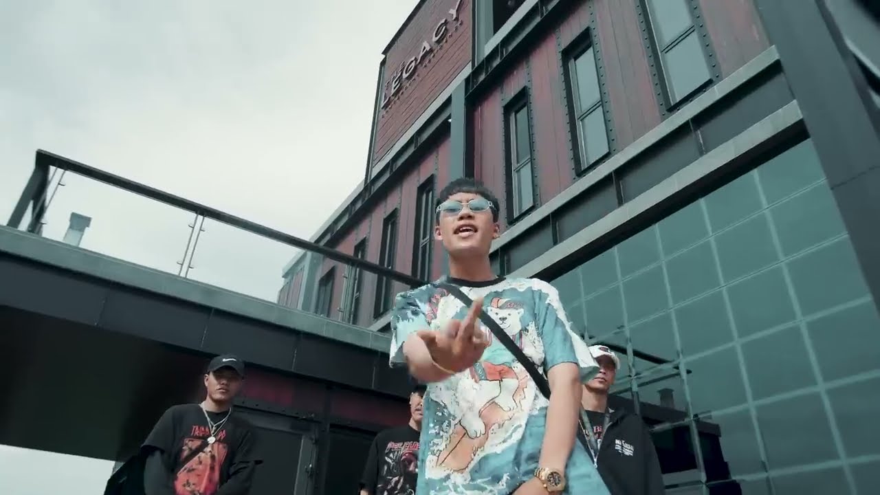 PEE CLOCK - เปลี่ยนไปแล้ว  ( Prod. BOSSA ON THE BEAT ) [ Official MV ]