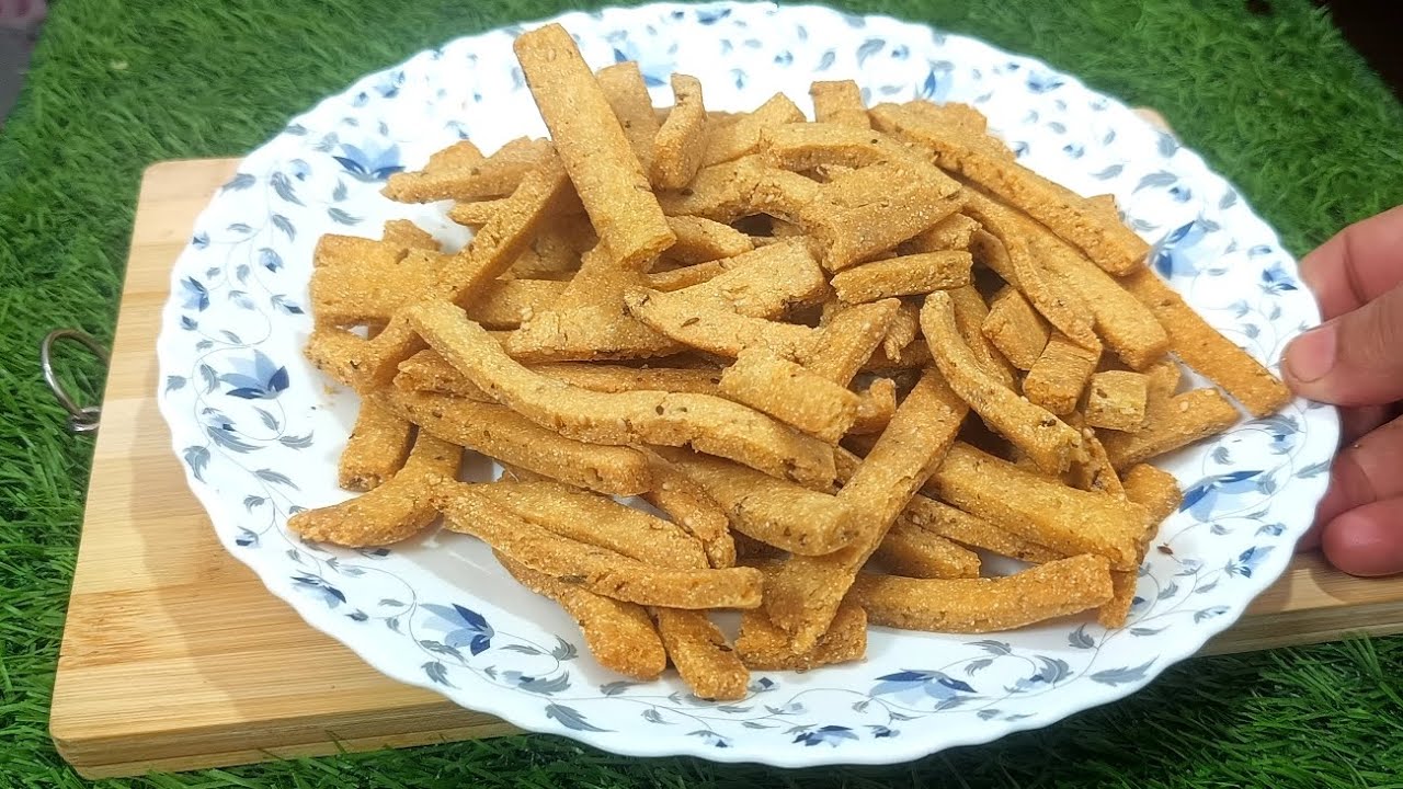 आटा मैदा भूल जाइए सिर्फ 2 कटोरी सूजी से खस्ता नाश्ता बनाएं/ suji ki khasta namak pare ki recipe