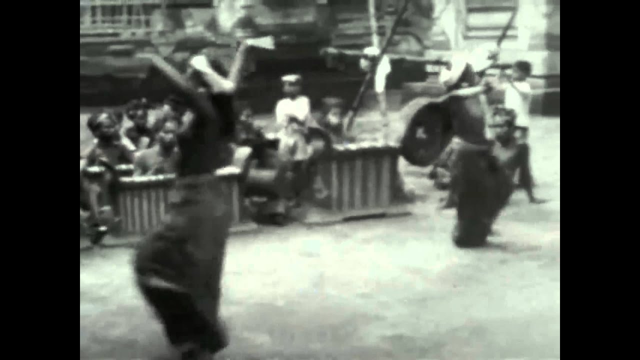Bali 1928, vol. III - Légong practice in the style of Saba and Bedulu