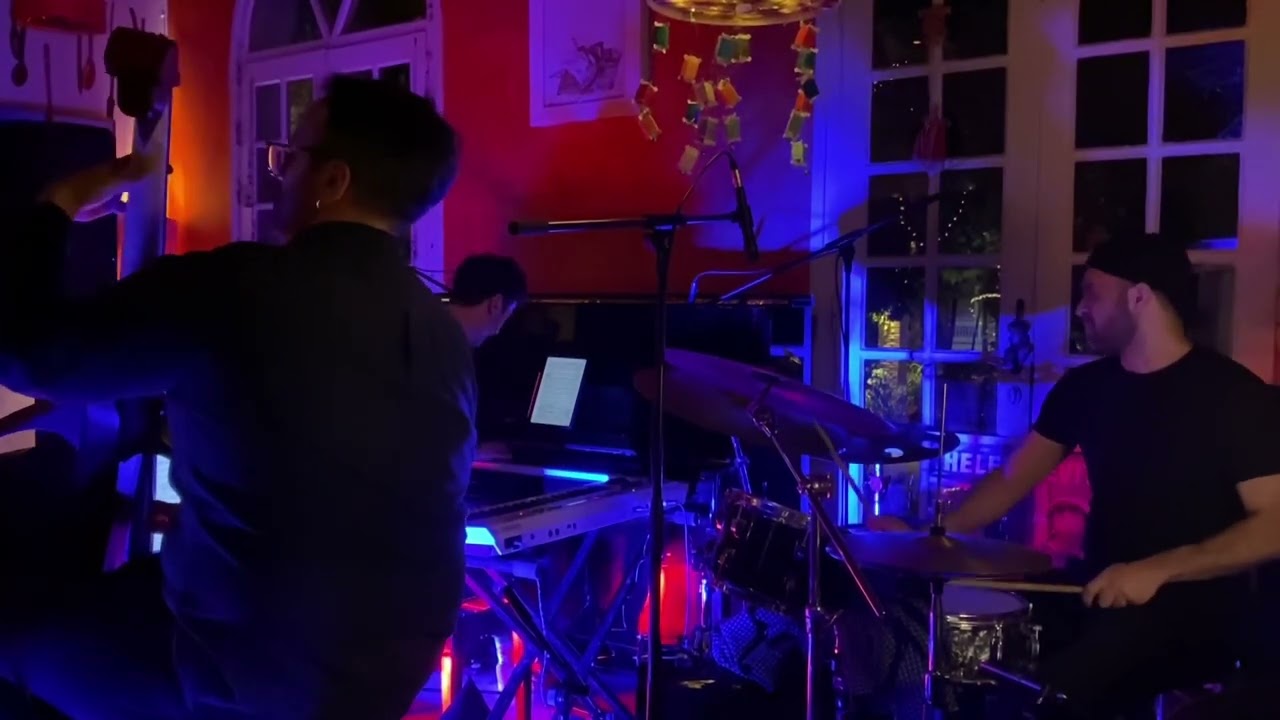 Smells like teen spirit -ANNINOS trio -live at Portokali