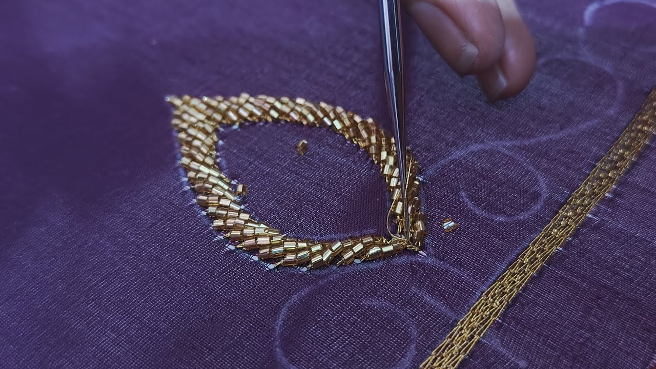 💁Simple easy rich look aari work sleeve design 💗💥#aariembroidery #beginners #priyavickycreators 