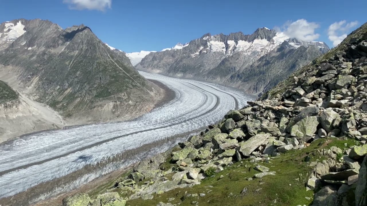 Die sch&ouml;nste Gletscherwanderung der Welt - Aletschgletscher - Wandern im Wallis (Schweiz)