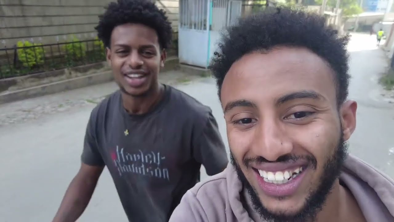 Amani የkitfo pizza ጋበዝኩት
