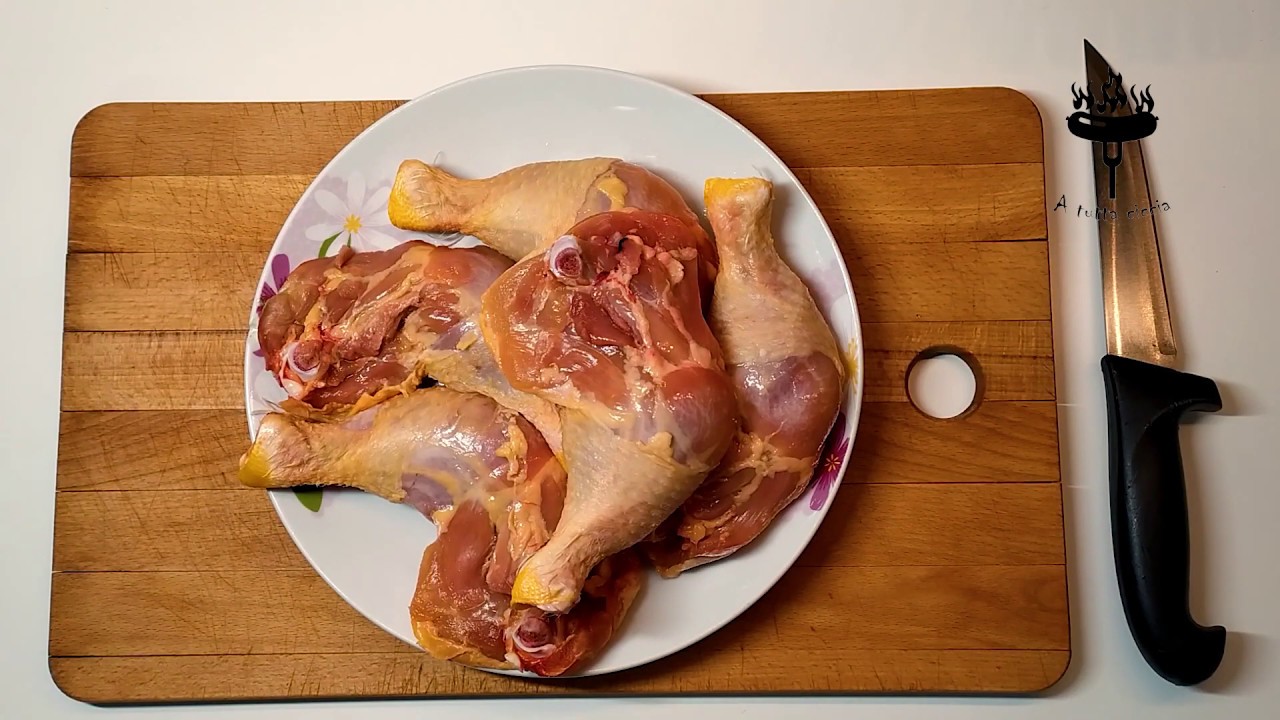Come dividere e disossare le cosce di pollo
