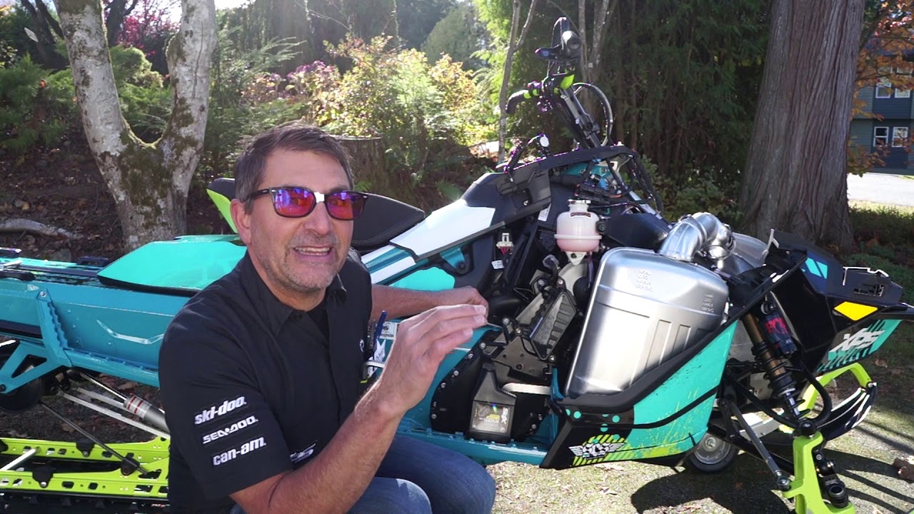 Ski-Doo - Tightening the Chain Case G4