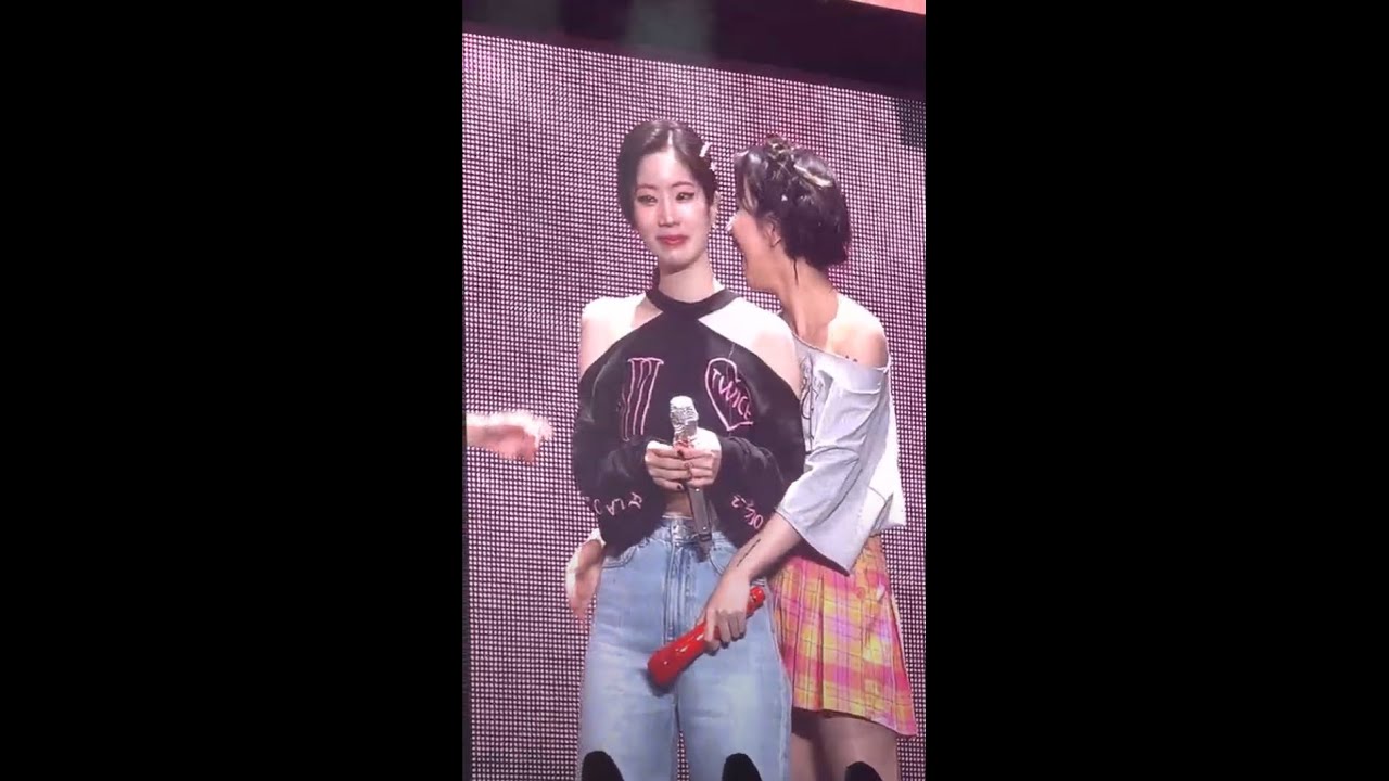 [FANCAM] 트와이스 TWICE Speaking English & Dahyun Gets Emotional During Fort Worth Concert (Full)