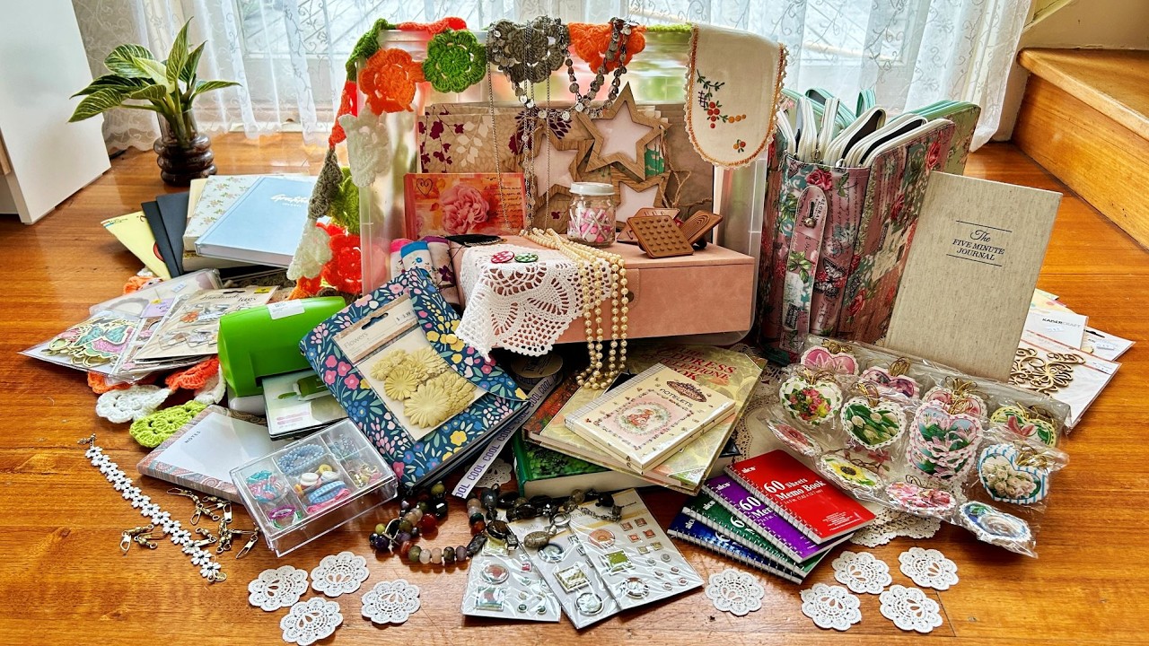 Thrift Haul - What I Look for in Second Hand Shops | 8 Must-Have Finds for Journal Making