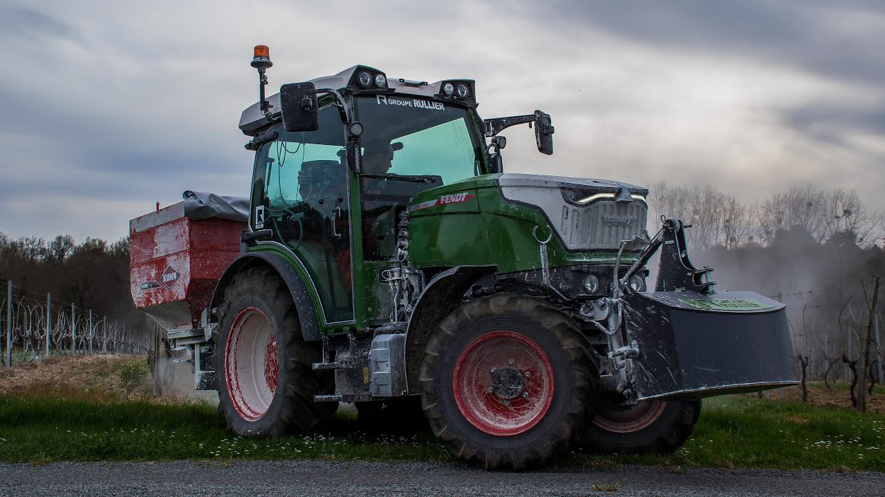 Fendt 209F à l'engrais dans la vigne - SARL Cveta