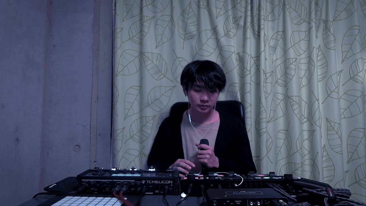 TAKO - Holding me tight (loopstation performance)
