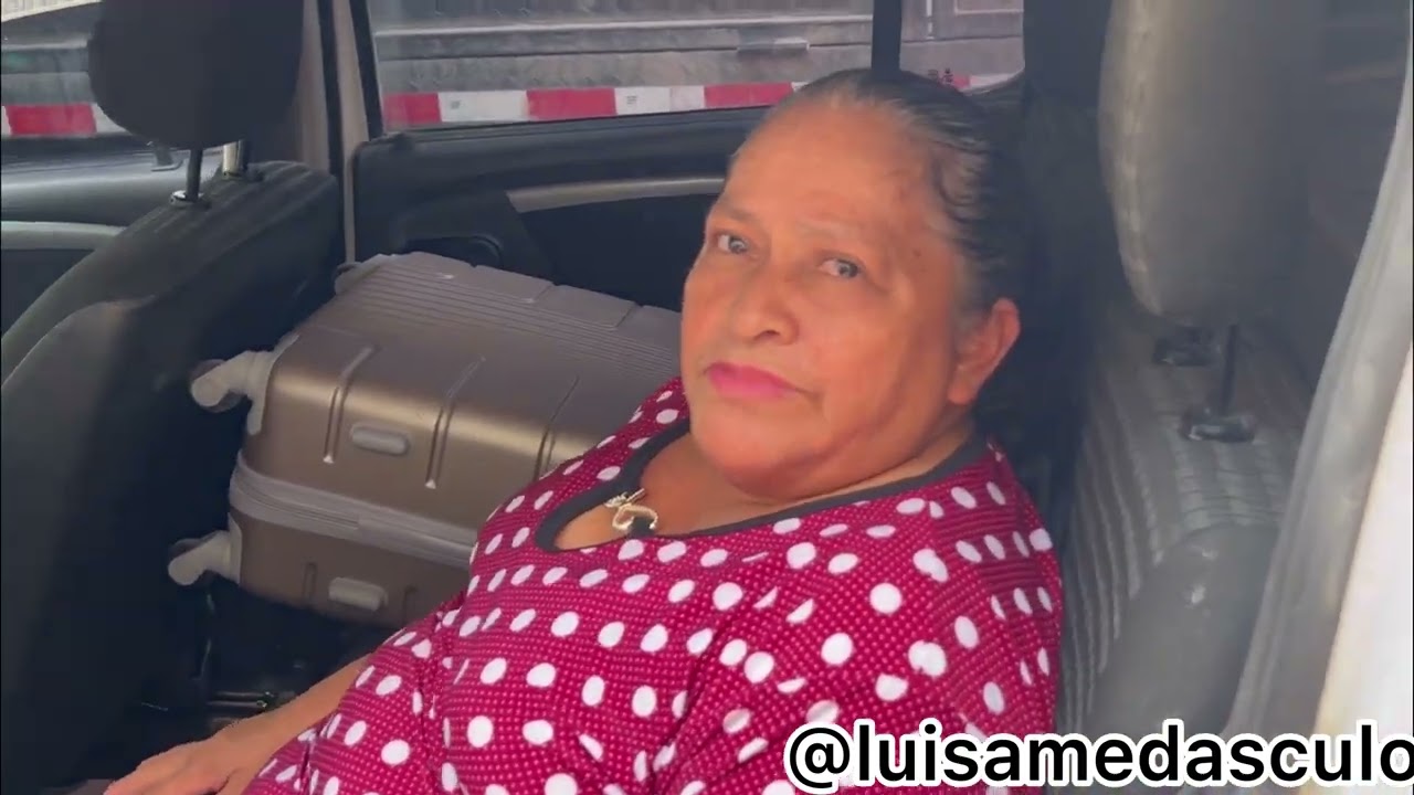 Llevo de paseo a mi reina madre 🥰✈️
