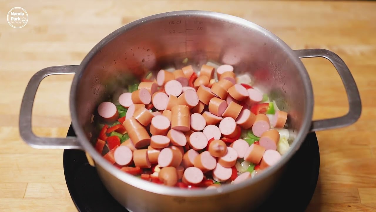 Если у вас дома есть сосиски, попробуйте эти вкусные рецепты гуляша из колбасы.
