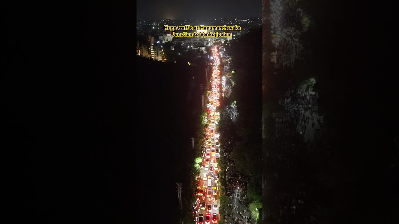 Huge traffic at Hanumanthavaka on Giripradakshina #vizag #traffic