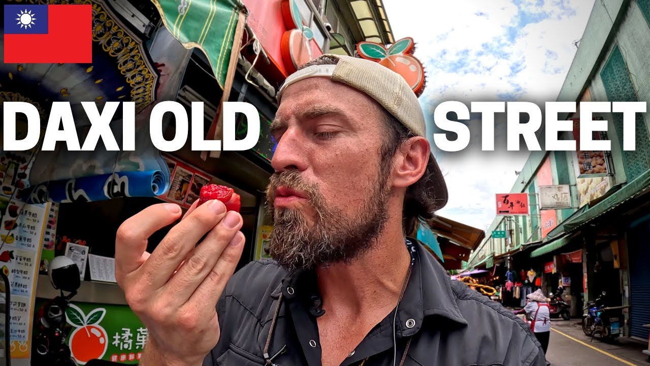 TAIWAN MARKET STREET TOUR | Exploring Daxi Old Street, Bland Beef Noodle Soup, 美味しいPeanut Desserts!