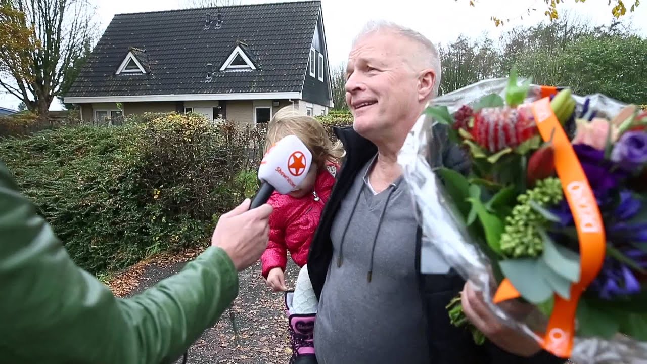 Peter Jan Rens bij zijn nieuwe huis in Culemborg (inmiddels weer verhuisd)