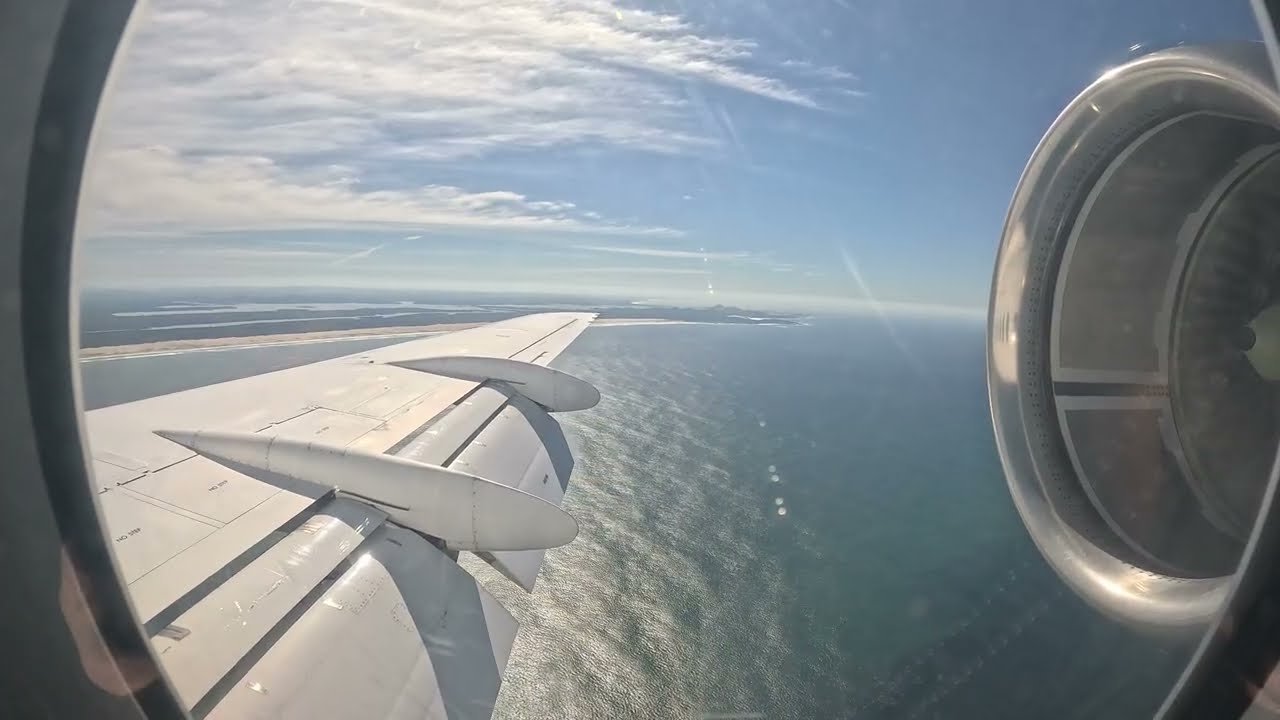 Virgin Australia Fokker 100 VA1102 Landing into Newcastle Rwy 30