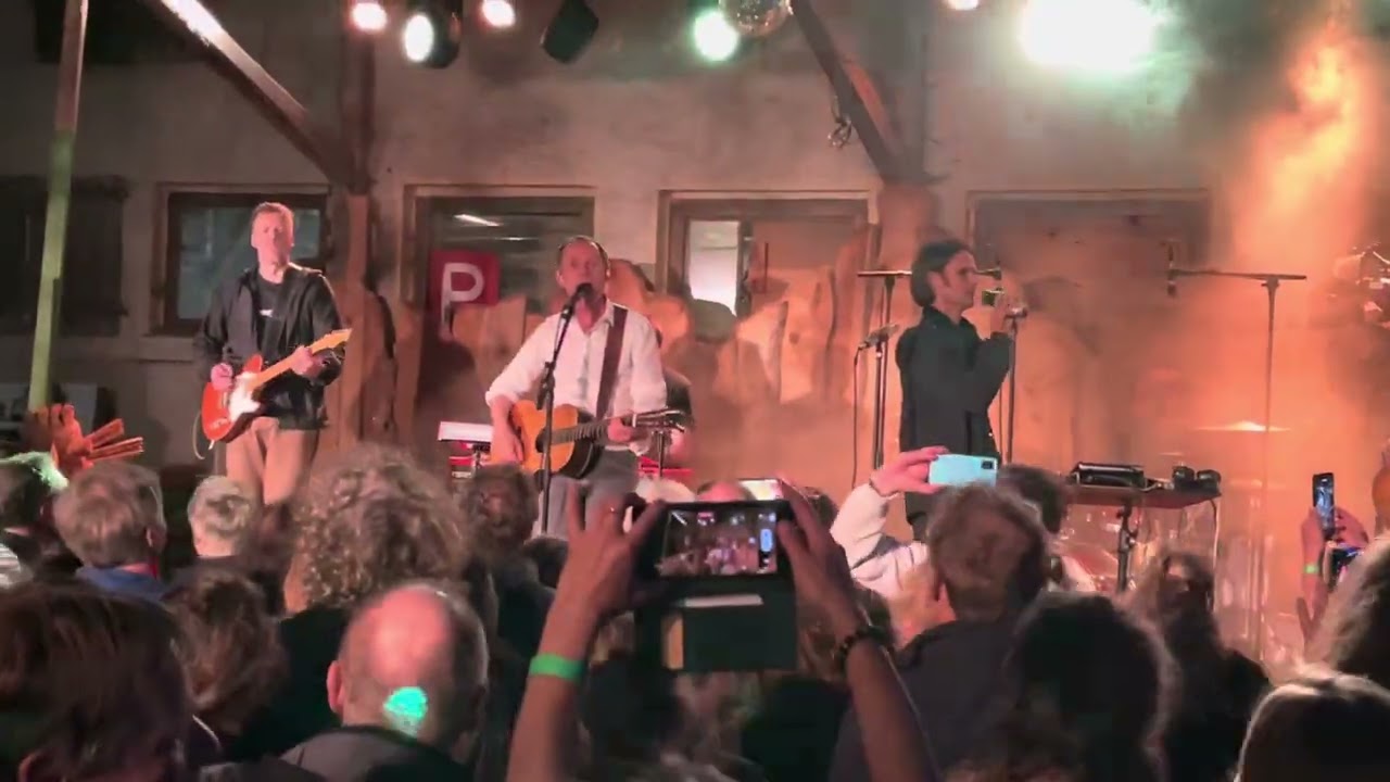 Keimzeit: „Kling Klang”, live at the Paradiesvogelfest 2025 at Weitersroda Castle on May 29, 2025
