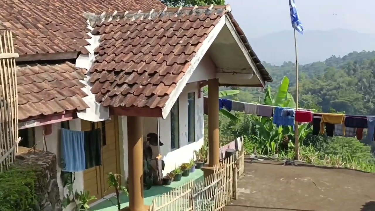 BIKIN BETAH!!! Kampung Terpencil Di Atas Gunung