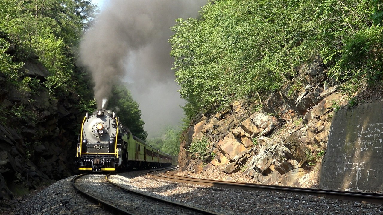 The Tunkhannock Ramble:  Reading & Northern 2102 on the Lehigh Division
