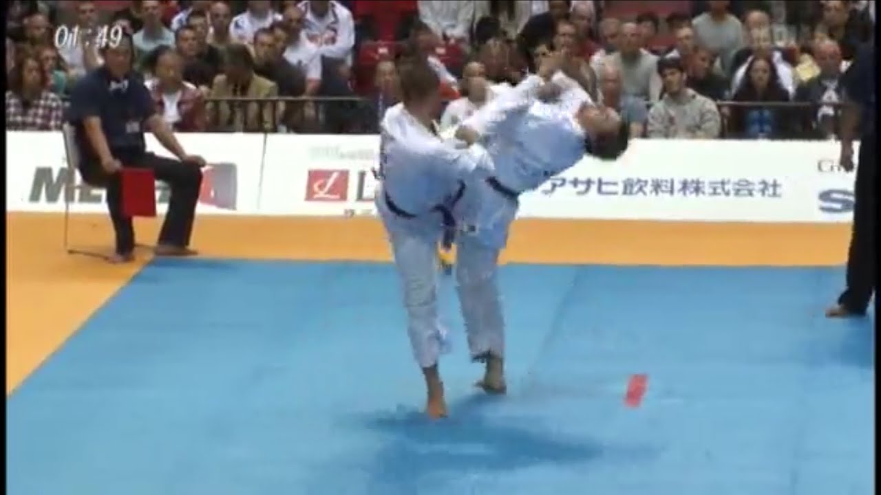 10th World open tournament Kyokushinkai karate. Alexey Medvedev(Russia) vs Pasha Mykhaylov(Canada)
