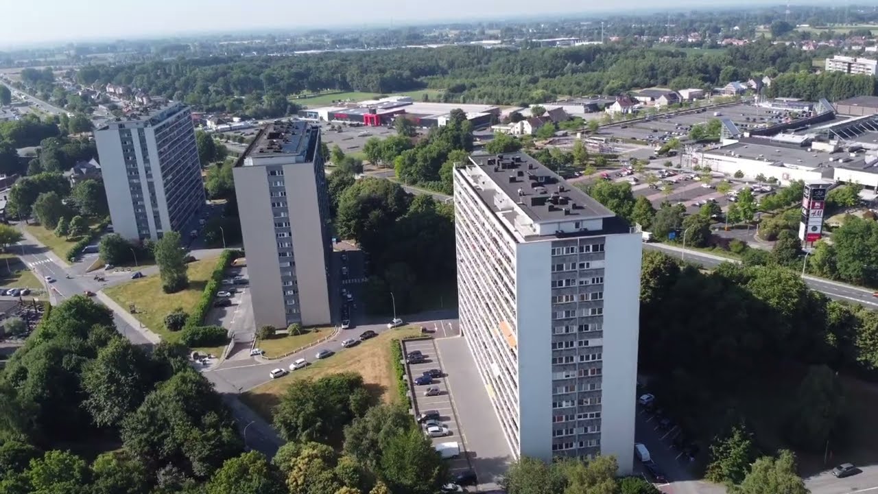 Exploring Sint-Niklaas West by Drone – Waasland Shopping Area
