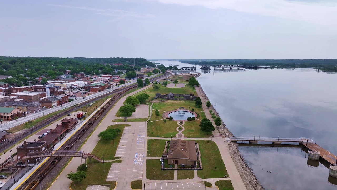 Fort Madison, IA Marina, and Fort Restoration Update. (With BNSF Swing-span Bridge and Barge) 6 8 23