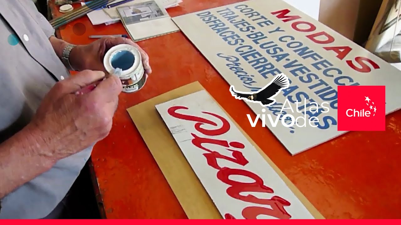 Letreros Pizarro en Antofagasta: el arte de la publicidad artesanal | Atlas Vivo de Chile