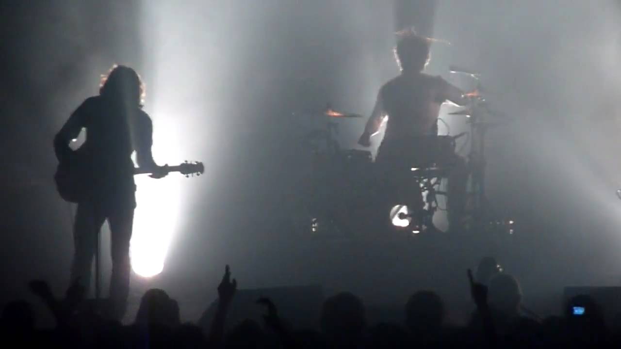 Arctic Monkeys - Dance Little Liar live @ Offenbach, Germany - Stadthalle - 09/02/10