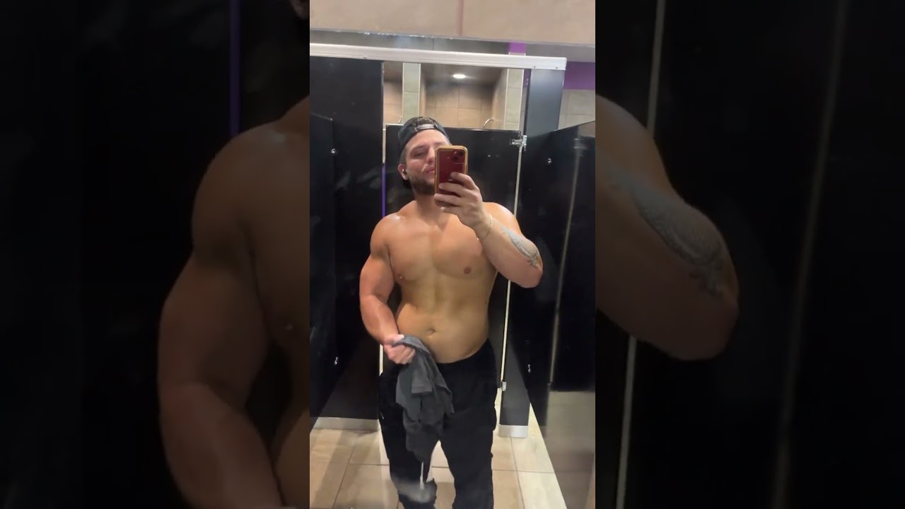 This was me at 212lbs yall😇 #gym #gym #dadbod  check out my recent body weight!